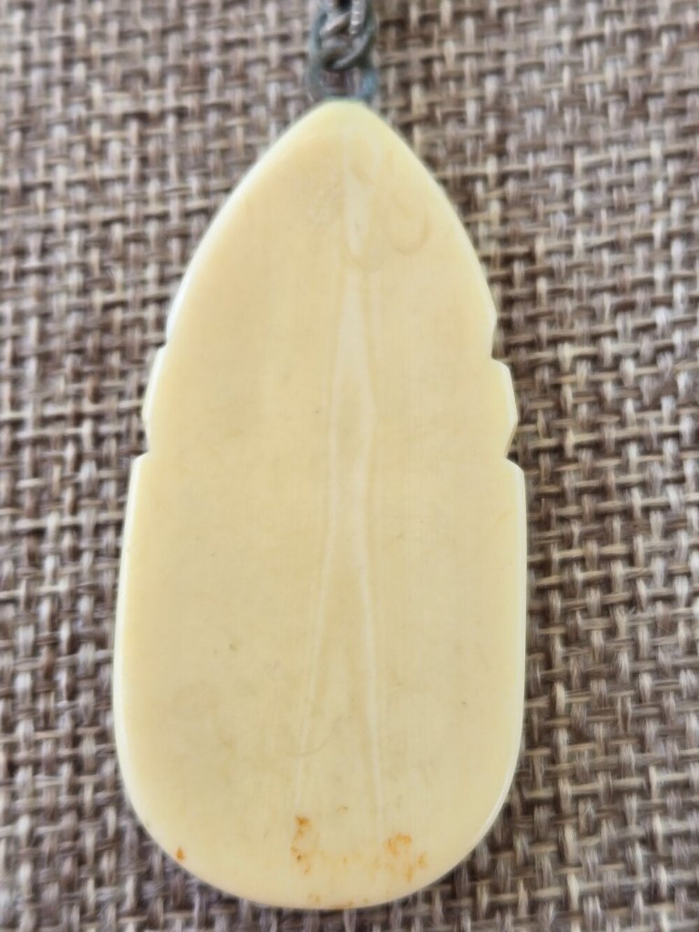 Vintage Scrimshaw Alaskan Inuit Billiken pendant on chain - Picture 6 of 10